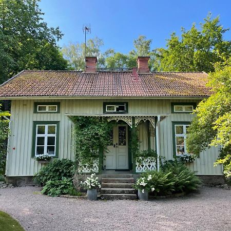 Bed and Breakfast Aeppelgarden à Mariestad Extérieur photo